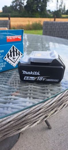 makita 6 amp battery.
