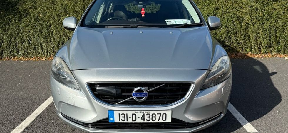 Volvo V40 2013 Automatic 1.6 TURBO PETROL Low kilometer 108,000km