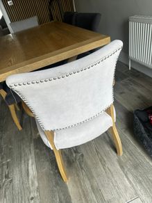 table and 6 chairs