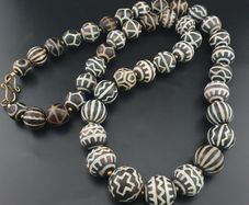 Antique Burmese Pumtek Pyu Petrified Wood Beads Necklace