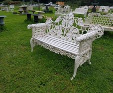Bench Cast iron with dog face arm rests H25
