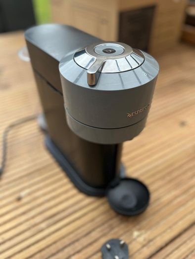 Nespresso Vertuo Next Coffee Machine-Matt Black with 5 to 10 Capsules