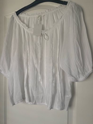 White top from H&M size L