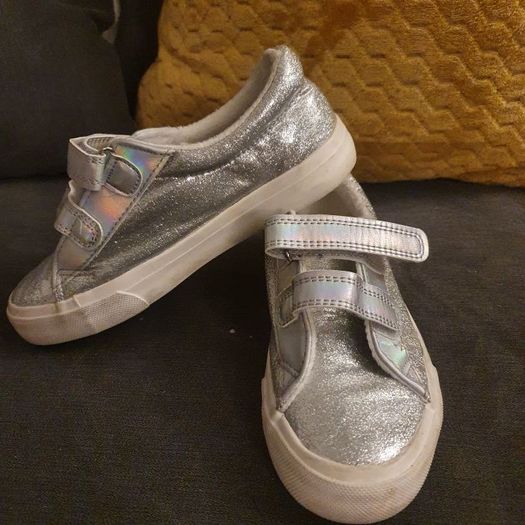 Silver Glitter Girls Shoes ..  Size: 2 UK .. 33 EU