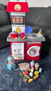 Play kitchen with Bluey smoothie set