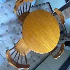 Dining table and 4 chairs. Very good condition