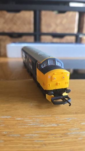 Train Model - Lima Class 37 Loch Rannoch (37408)