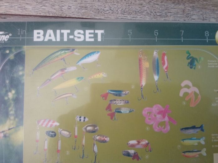 30 Piece Fishing Bait Set.