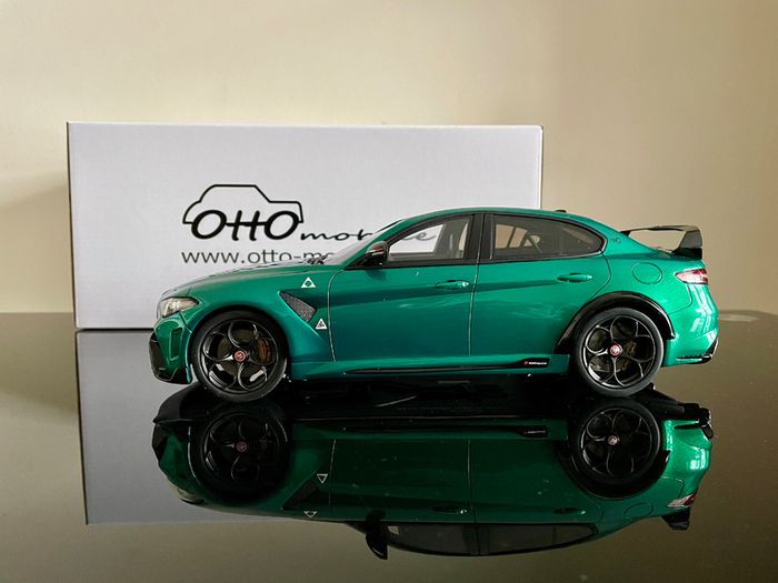 Alfa Romeo Giulia GTAm Green - Otto Ottomobile 1/18