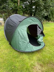 New Pop Up 2-4 Man Tent