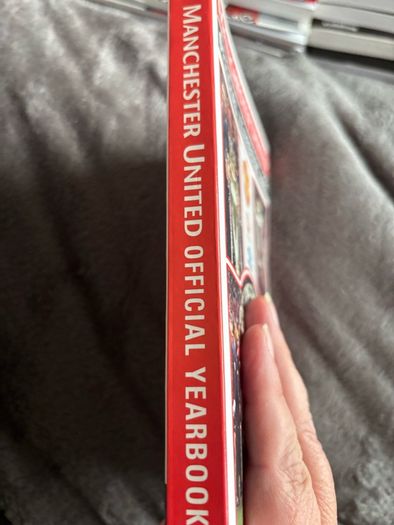 Manchester United Official Yearbook 2001