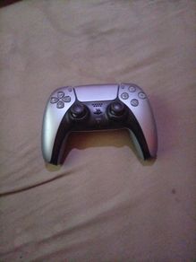 PS5 controller
