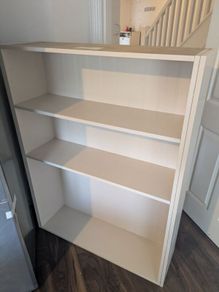 White Shelves in perfect condition