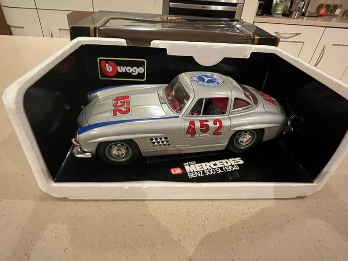Mercedes 300 SL Gullwing 1/18 Burago