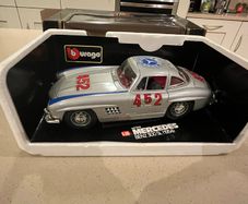 Mercedes 300 SL Gullwing 1/18 Burago