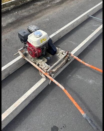 Petrol Driven Concrete Screeds And 1 X 110v Vib Un