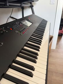 Yamaha MODX 8 Keyboard