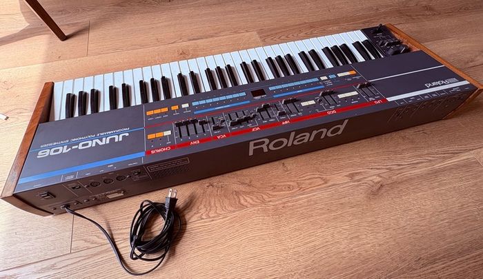 Roland Juno 106