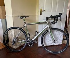 Carrera vanquish 6061 t6 Road Bike