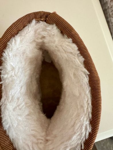 Girls boots