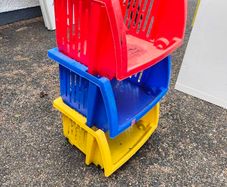 Storage containers