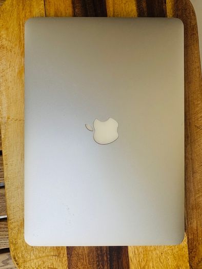 MacBook Air working perfect charger included.