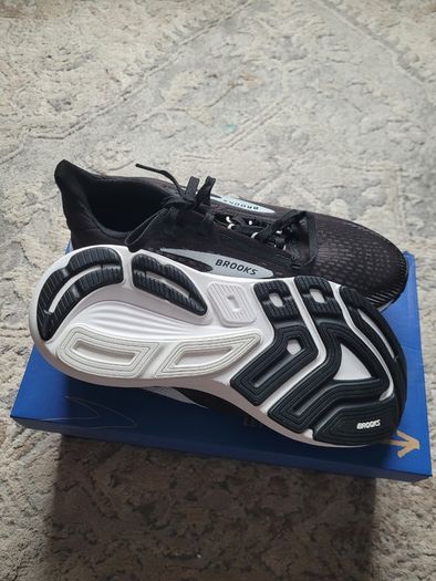 Brooks trainers UK6.5