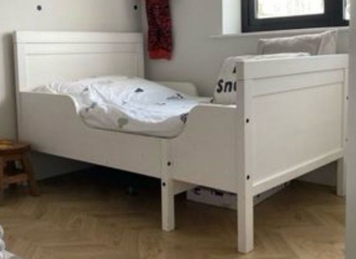 Selling IKEA extendable bed, mattress and duvet