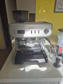 Breville Barista Max+ Espresso | Latte & Cappuccino Coffee Machine | Intelligent Grind & Dosage | Precision Extraction Timer | Integrated Milk Frother | 15 Bar Italian Pump | Silver [VCF153]