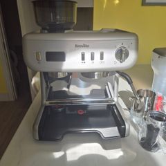 Breville Barista Max+ Espresso | Latte & Cappuccino Coffee Machine | Intelligent Grind & Dosage | Precision Extraction Timer | Integrated Milk Frother | 15 Bar Italian Pump | Silver [VCF153]