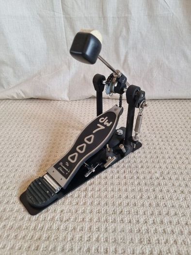 DW7000 single bass kick drum pedal