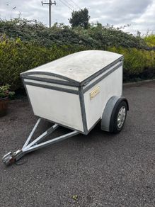 Dog trailer