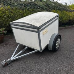 Dog trailer