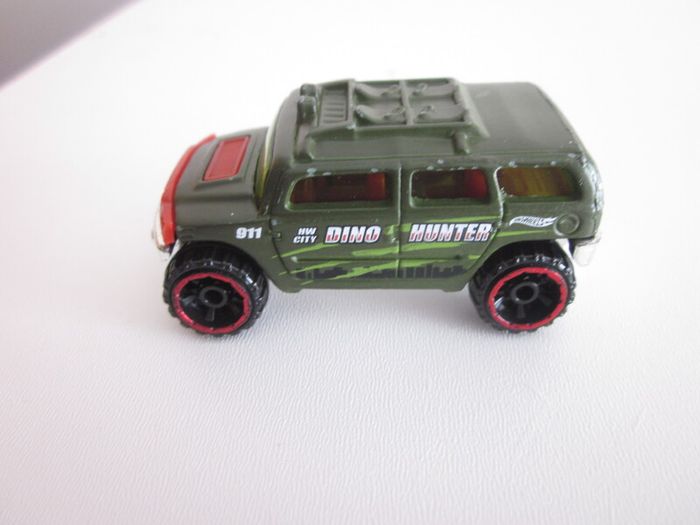 Hot Wheels Rockster Dino Hunter  2003
