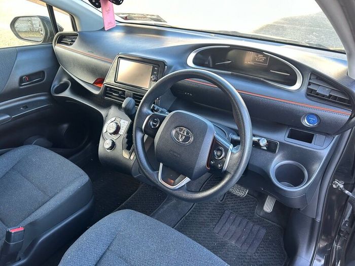 Toyota Sienta 2017