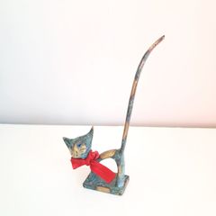 Small Patinated Bronze Cat Jewellery / Ring Holder