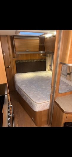 fixed bed caravan