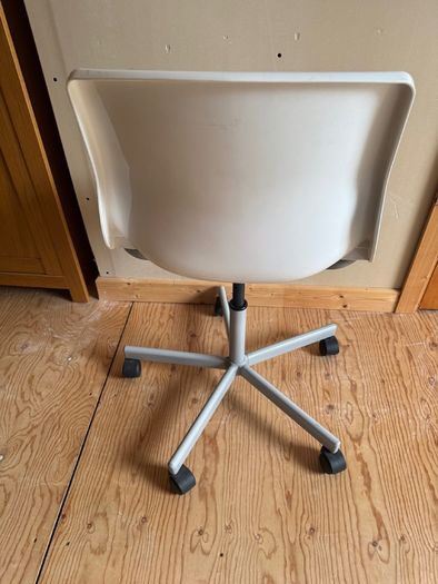 IKEA White Snille Swivel Chair
