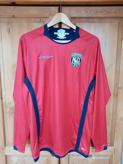 West Bromwich Albion Football Shirt, 09/10. Long Sleeve. Vintage 2009-10. Size M Medium. genuine Umbro WBA away Jersey Red stripe football shirt top baggies premiership.