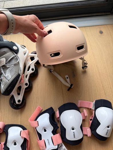 Rollerblades, age 7-10, excellent condition
