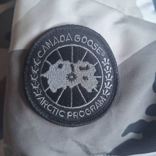 Canada Goose mens S camouflage parka with fur