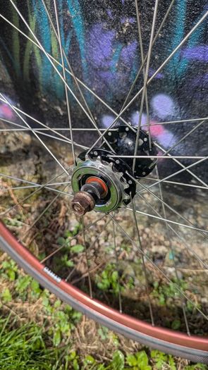 Fixie, single speed wheels.