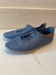 Lunar leather shoes