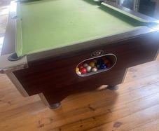bar pool table