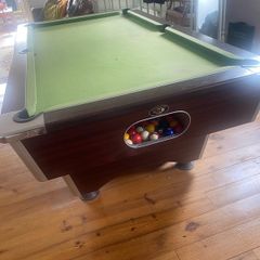 bar pool table