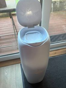 Angel care nappy bin with refils
