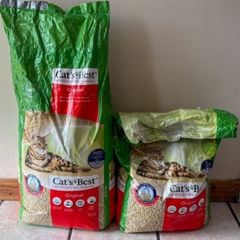 23.5kg of Cats Best Original Organic Wood Granule Clumping Cat Litter