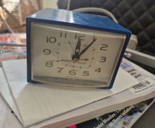 vintage General Electric (GE) Analogue Electric Alarm Clock USA