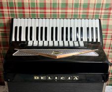 piano accordion Delicia Cassotto 2+2 LMMH