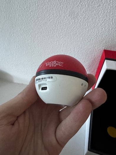 Novelty Pokeball Earbuds Set For Parts Or Display Prop Only
